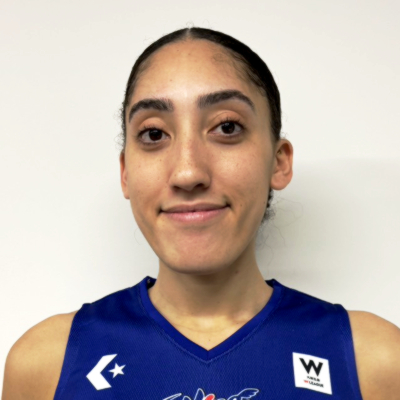 ナヤ・ベッカー